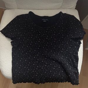 American Eagle Outfitters Black and Pink Floral Tee